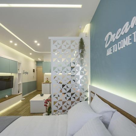 Τhe Half Root Suite In The Heart Of City Center Thessaloniki Exterior foto