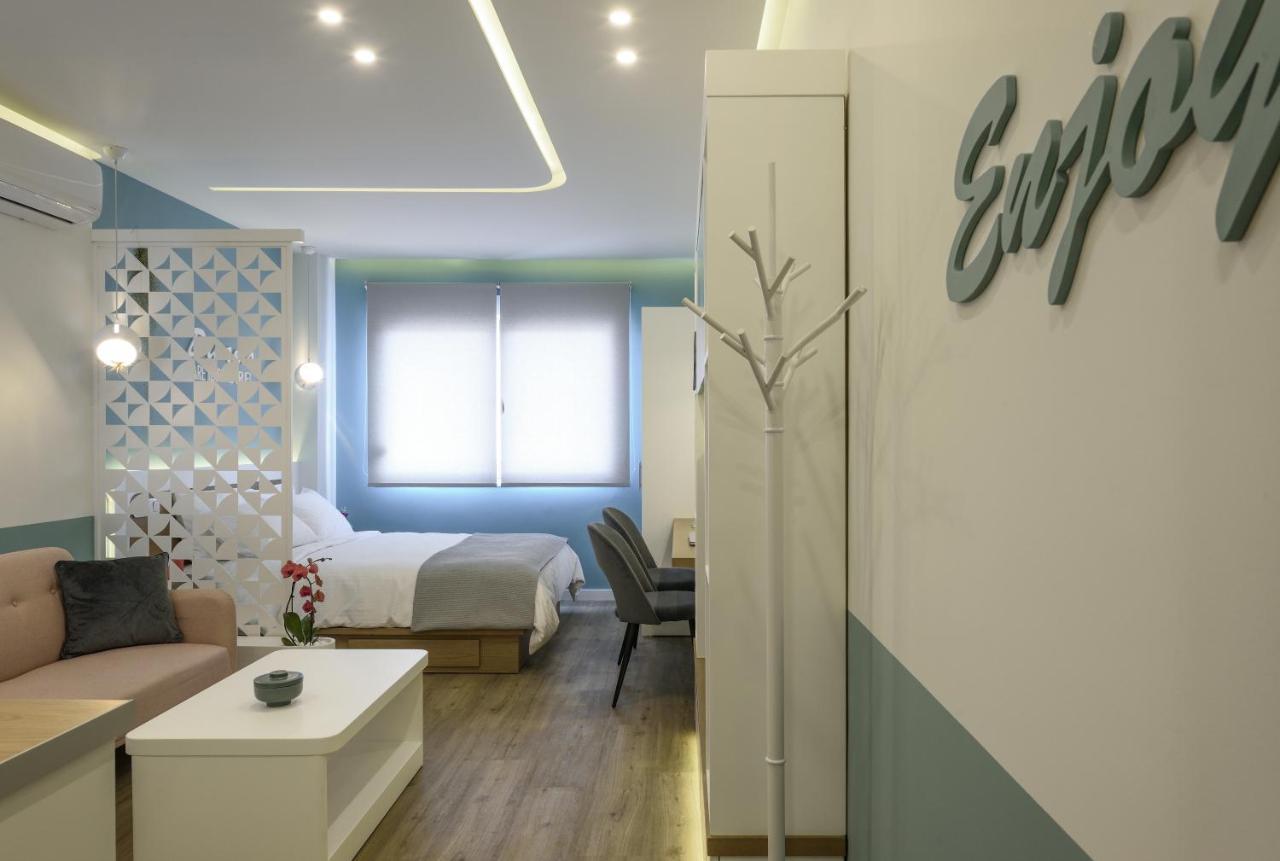 Τhe Half Root Suite In The Heart Of City Center Thessaloniki Exterior foto