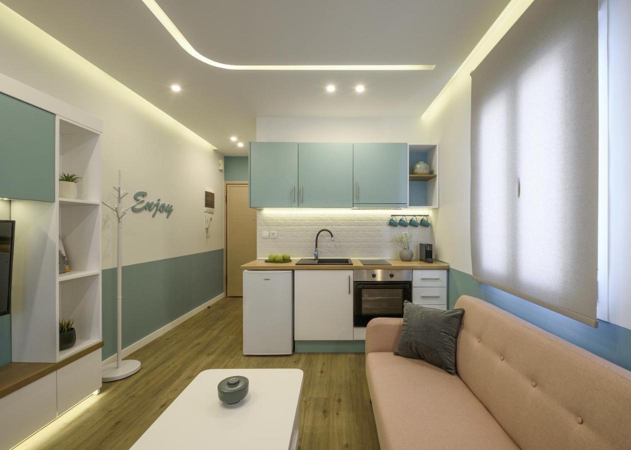 Τhe Half Root Suite In The Heart Of City Center Thessaloniki Exterior foto