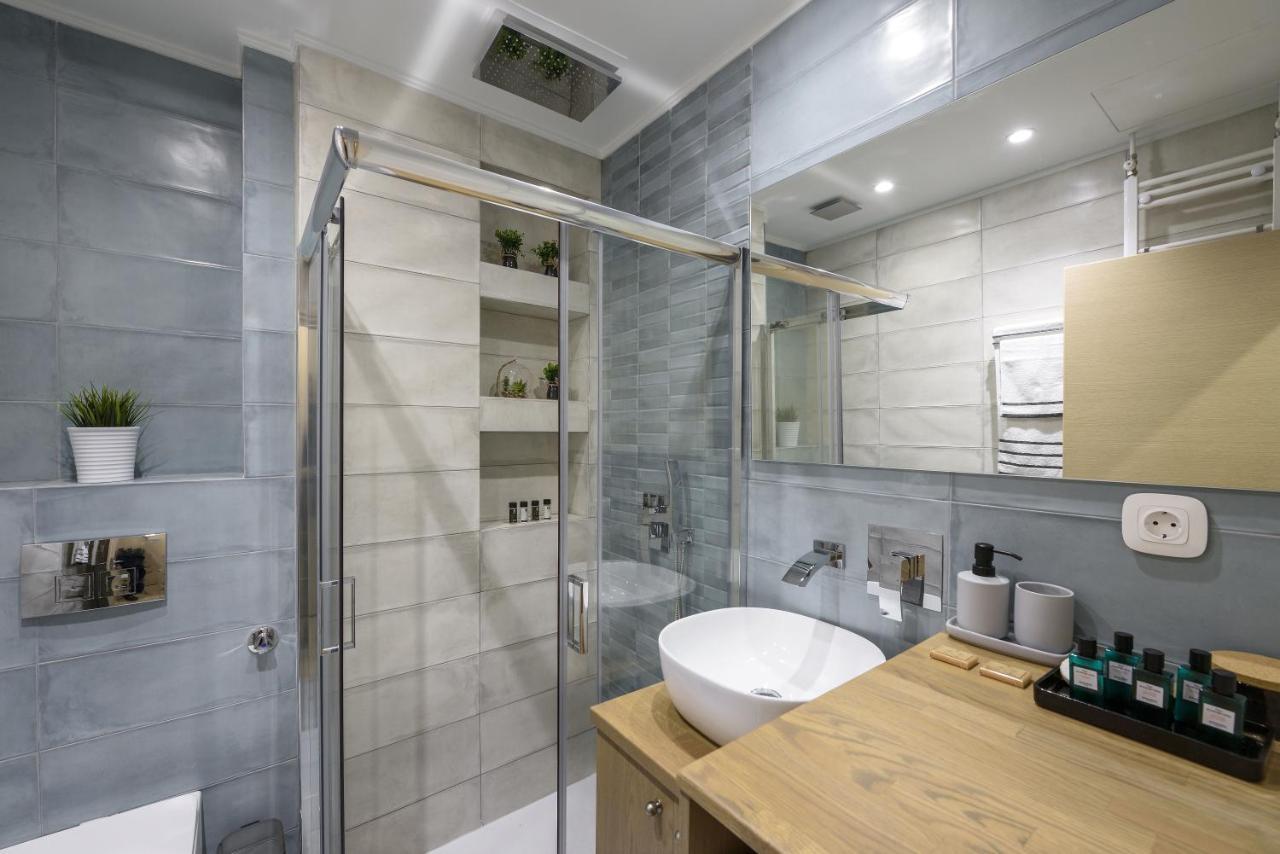 Τhe Half Root Suite In The Heart Of City Center Thessaloniki Exterior foto
